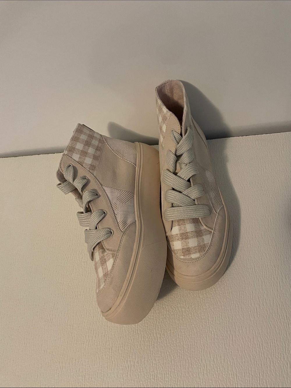 Rocket Dog Beige Plaid Platform Sneakers